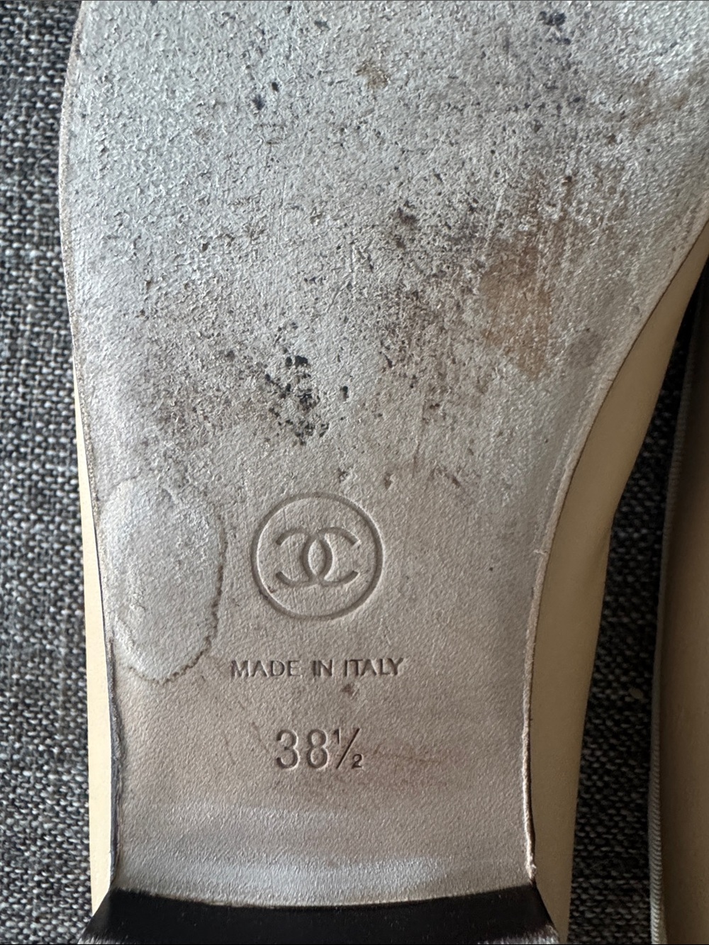 CHANEL Beige and Black Cap-Toe Leather Ballet Flats - Picture 5 of 10